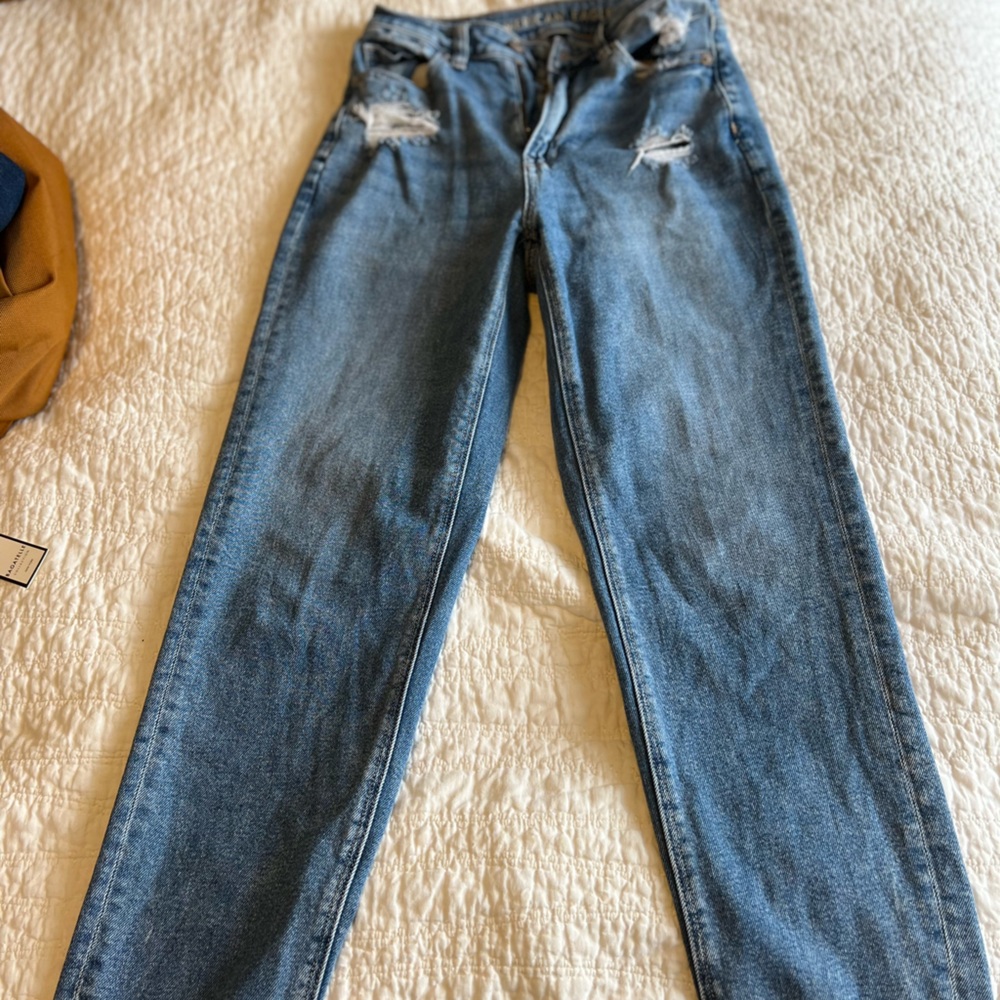 American Eagle Mom Straight Jeans